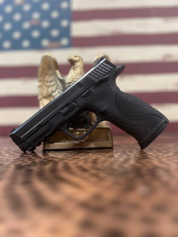 Smith & Wesson M&P 40 Full Size - Image 3